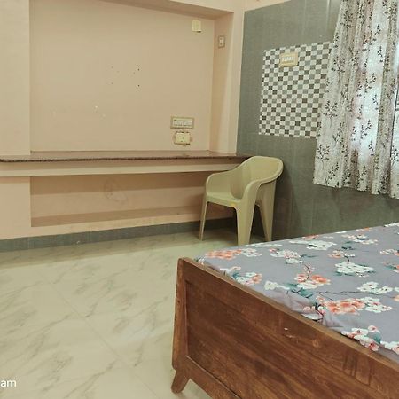 Selvams Home Stay Tiruchchendūr Eksteriør bilde